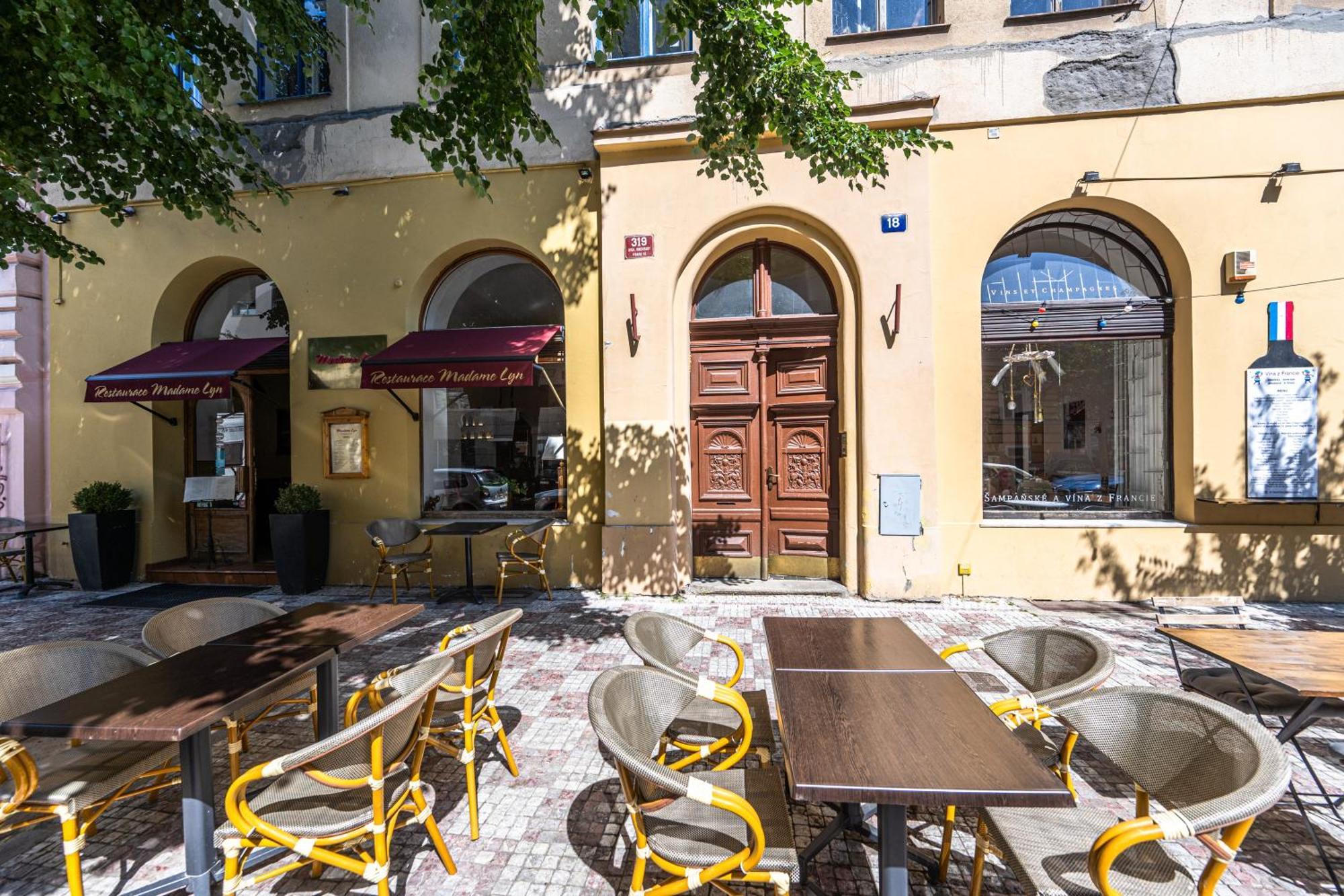 Apartments Safarikova 18 Praga Exterior foto